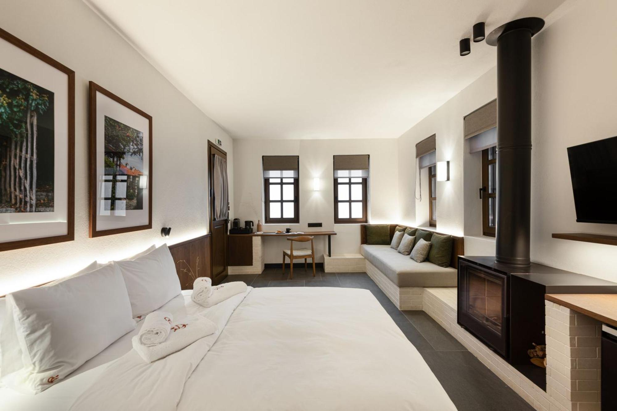 Unedo All Seasons Boutique Hotel 팔라이오스 판텔레이몬 외부 사진