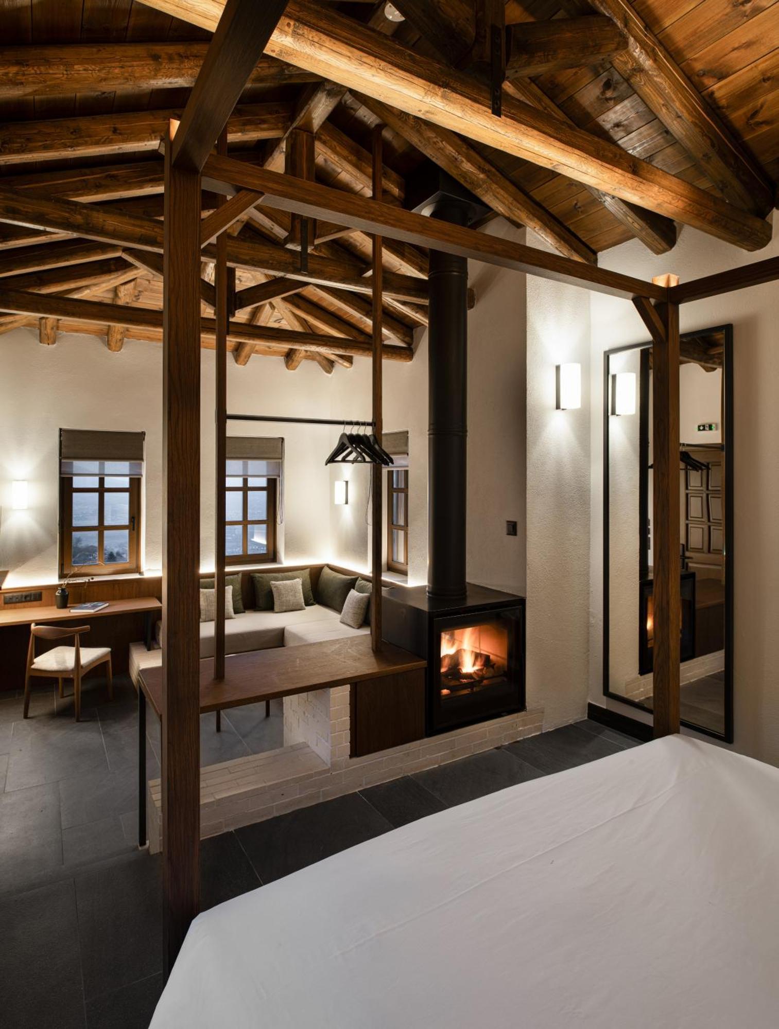 Unedo All Seasons Boutique Hotel 팔라이오스 판텔레이몬 외부 사진