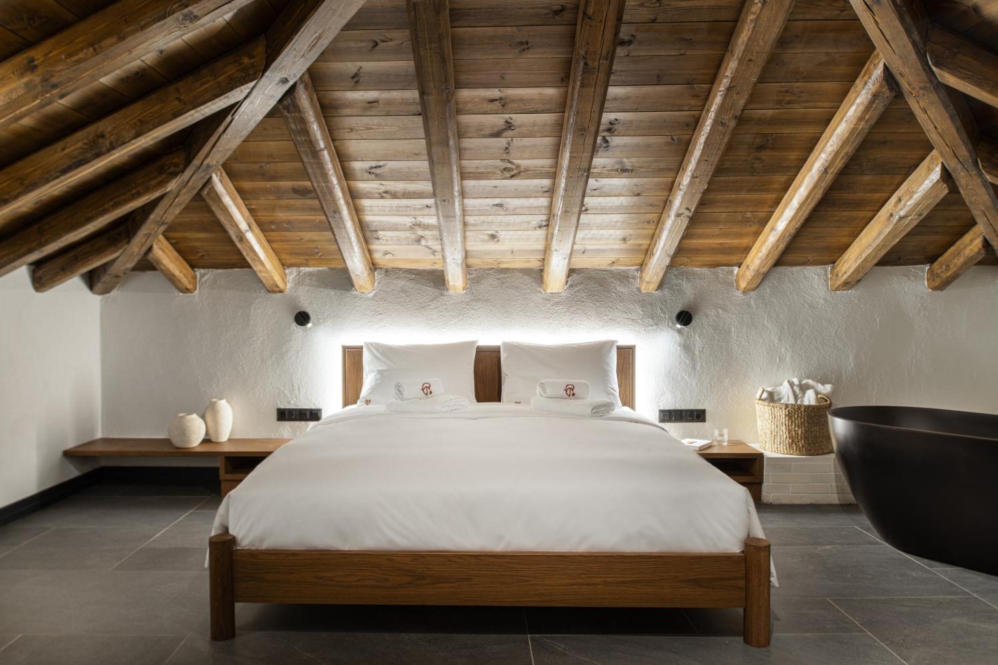 Unedo All Seasons Boutique Hotel 팔라이오스 판텔레이몬 외부 사진