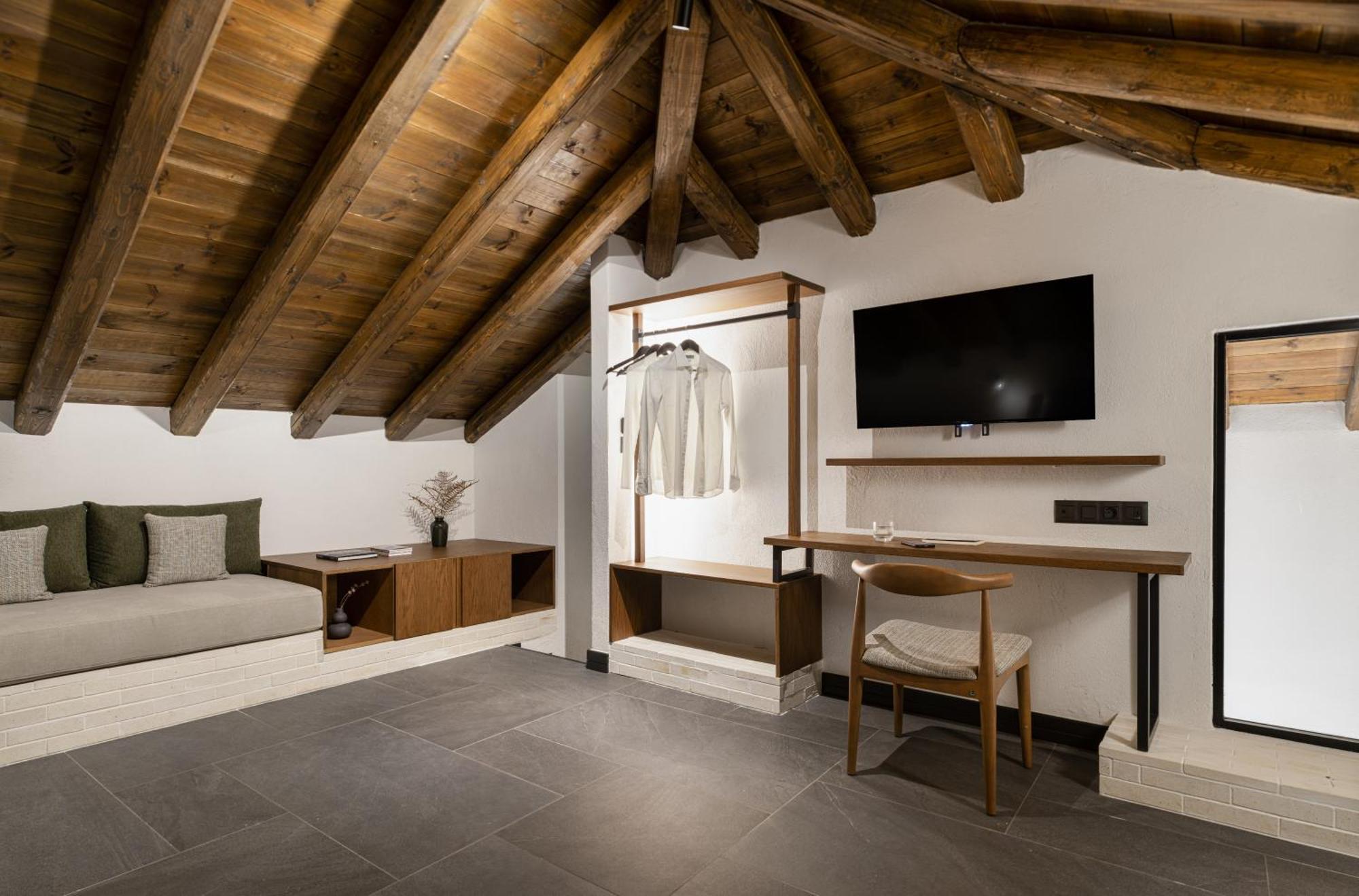 Unedo All Seasons Boutique Hotel 팔라이오스 판텔레이몬 외부 사진